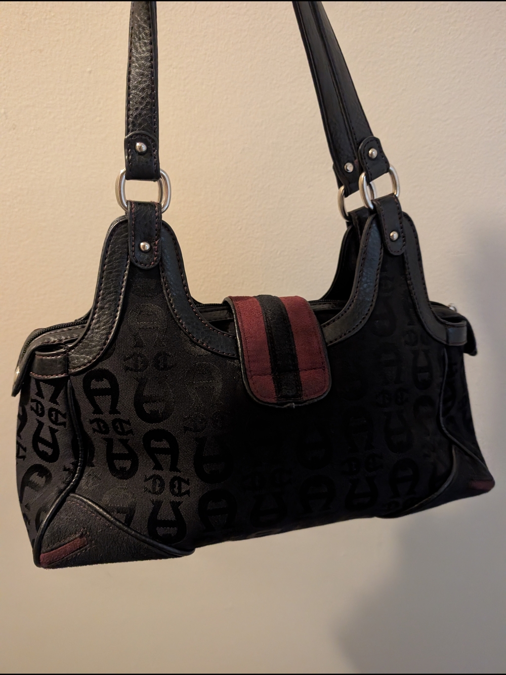 Black and Burgundy Women's Shoulder Bag with Signature Monogram Etienne Aiger - Picture 2 of 5